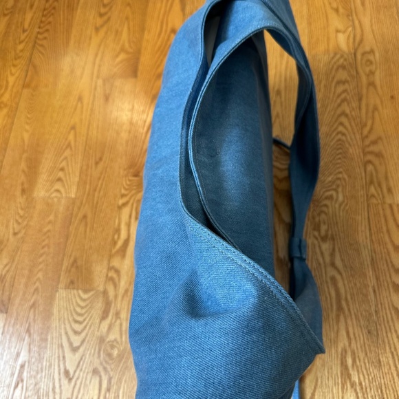 Reformation Oversized Vittoria Tote - Picture 3 of 5